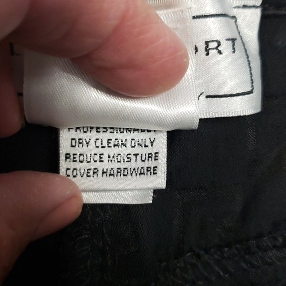 St. John Sport Essentials by Marie Gray - Picture 9 of 9